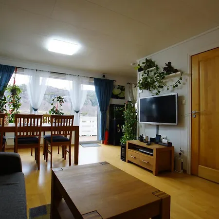 منزل للإقامة Cozy In A House With A Garden On The Island Of Askoy, Near Bergen *