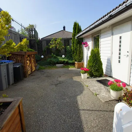 منزل للإقامة Cozy In A House With A Garden On The Island Of Askoy, Near Bergen *